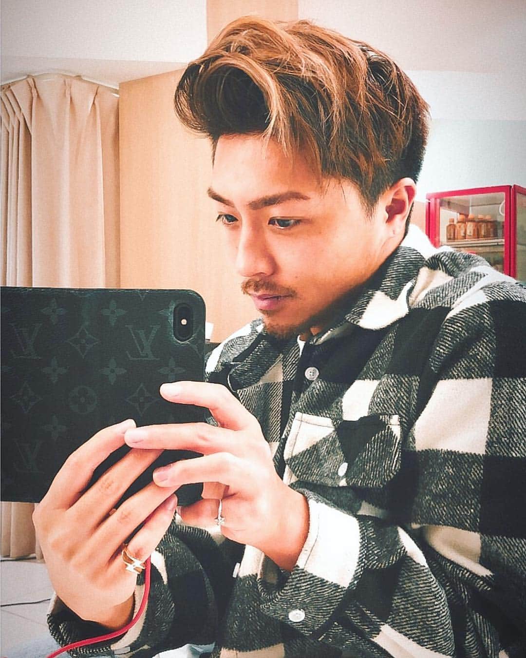 Risel 川口竜司 Bitter Modelさんのインスタグラム写真 Risel 川口竜司 Bitter Modelinstagram 久しぶりのliveコメントありがとうございました 質問たくさんありがとね アウター Razztokyo リング N S H 9 パンツ No Sweat Japan ワックス ナカノ6番