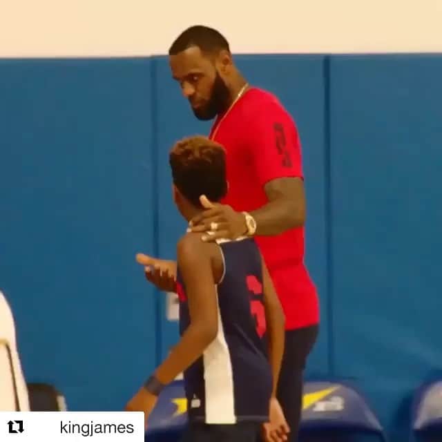クリストファー・ピーターソンのインスタグラム：「Here is why i rank him as my favourite athlet. My biggest rolemodel as a profesional and father. This gave me some real chills 🙌🏽 ・・・ After my guy Bryce and his team came back to win a game they had no business winning I had a few words for him going forward. #PayitForward🙏🏾 #JamesGang👑」