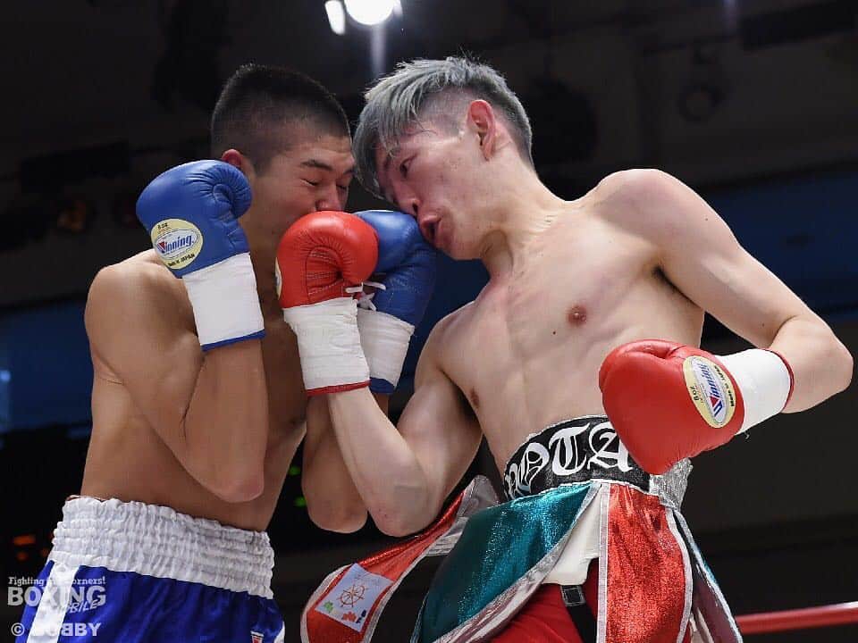 RYOUTAROUのインスタグラム：「👗💎🥊 2018.12.13 #boxing #featherweight #後楽園ホール #ダイヤモンドグローブ #土屋諒太 #福田直樹　さん」