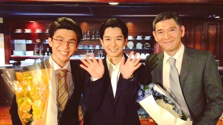 日本テレビ「プリティが多すぎる」のインスタグラム：「‪#プリティが多すぎる 🌈‬ ‪本日‼️12/20(木)25:59～放送🌸🌼‬ ‪Huluでも好評配信中🍭‬ . ‪柏崎編集長(#杉本哲太)＆近松(#中尾明慶)と揃ってクランクアップ💐南吉(#千葉雄大)も加わり、文芸編集部メンバー3人組👔で皆様にメッセージ✉️✨‬ . ‪#今夜いよいよ最終回‬ ‪#最後までお見逃しなく‬」