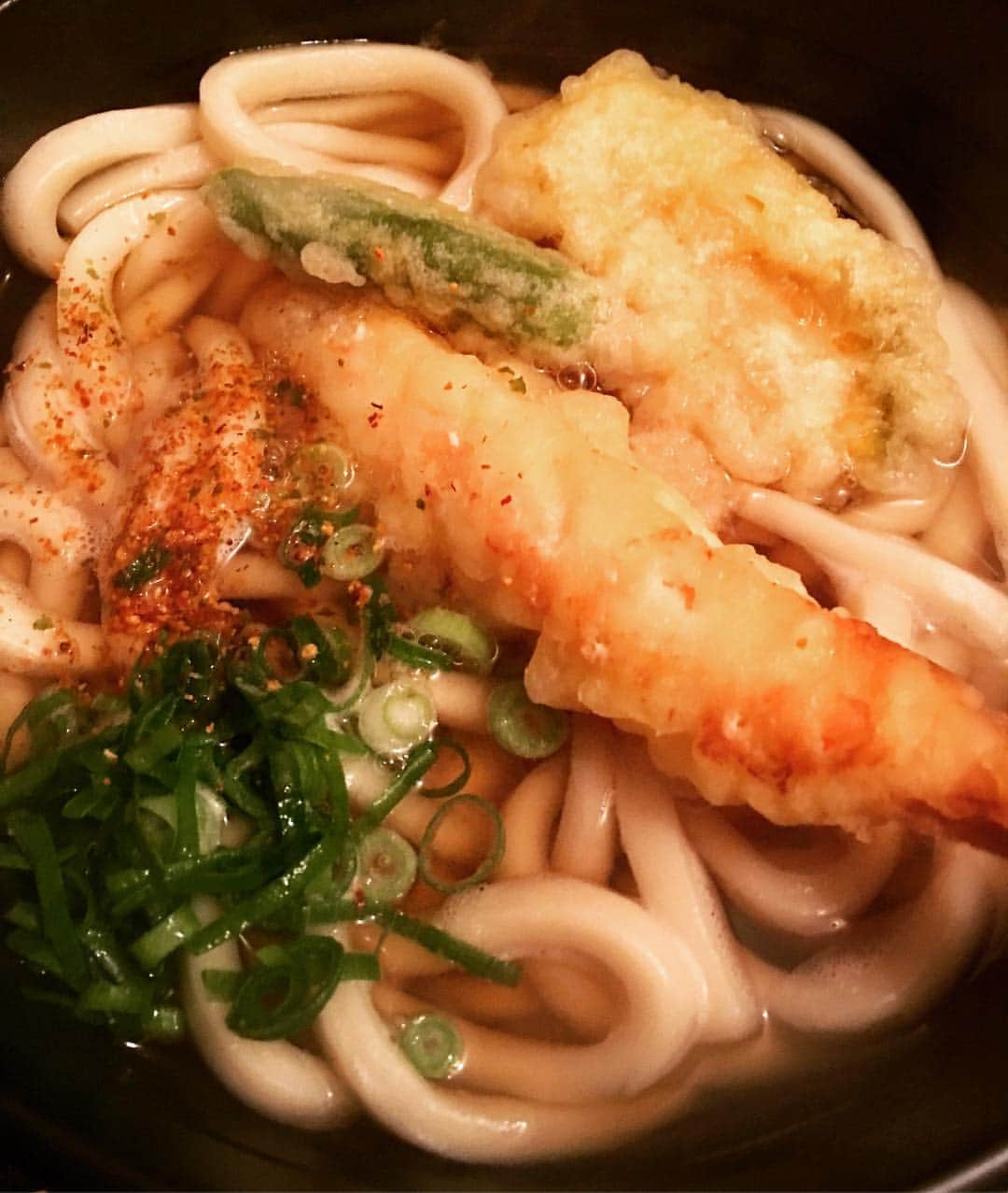 畑喜子さんのインスタグラム写真 - (畑喜子Instagram)「大阪の人なら知ってると思うけど、いかりスーパーのうどんをおばあちゃんに送ってもらって食べました🎵 最高や😋」12月20日 20時48分 - carnelian_hata