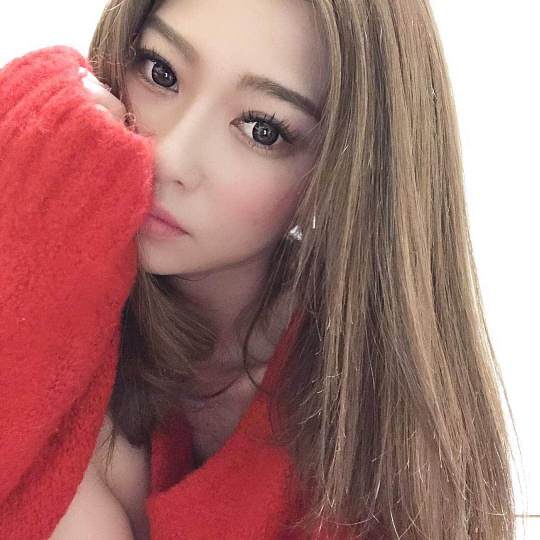 長谷川唯のインスタグラム：「・ ・ @salon__ef__official でマツエクをリペアしてもらったよ🥰♥️いつものmixでスタッフさんとの相性がいいから安心する👌🏻✨ありがとうございました😍 ・ ・ #マツエク #マツエクデザイン #eyelash #me #instagood」