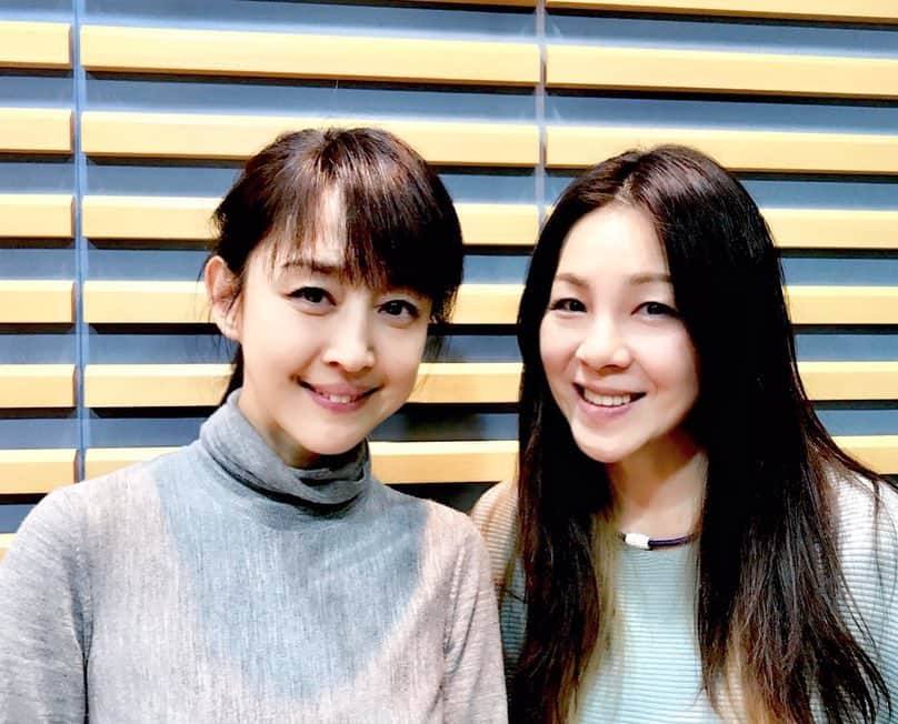 井上貴子さんのインスタグラム写真 - (井上貴子Instagram)「相田翔子ちゃんのラジオ。 スウィートソレイユに ゲストで呼んでもらったの^ ^  http://www.aida-shoko.com/mediainfo.html  スケジュールはこうなってて 1月7日から5日間流れるよ^ ^  ところが！ ところが！  関東では流れないという…  しかし！！ 便利な時代になってるからね。  radikoってアプリで 聞けるそうよ^ ^  30年を語るには 5日間では足りないけど（笑）  興味あればぜひ！！ 今日も 梨ジュース買いに行ったら…  ショック！！ 売り切れ！！ また来年の秋まで飲めない。  待てないよぉ。  Happyで^ ^  #井上貴子  #女子プロレスラー  #デビュー30周年 #スジャータ #梨ジュース売り切れ #相田翔子 #スウィートソレイユ #radiko」12月20日 12時35分 - takaco_inoue