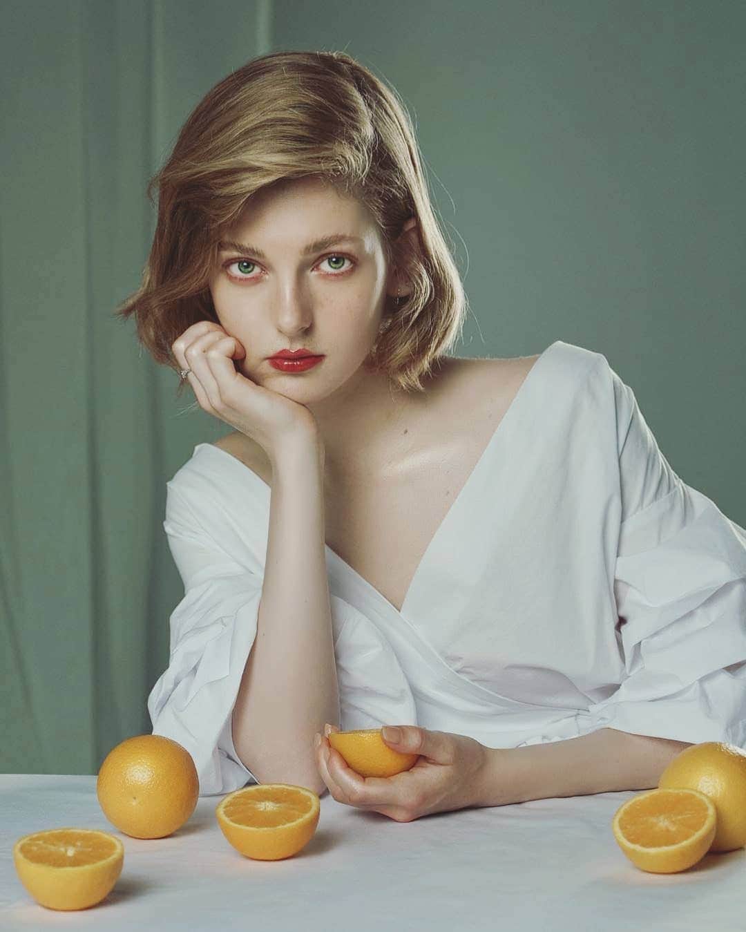 Ella Freyaのインスタグラム：「Name a fruit you've never tried but want to.」