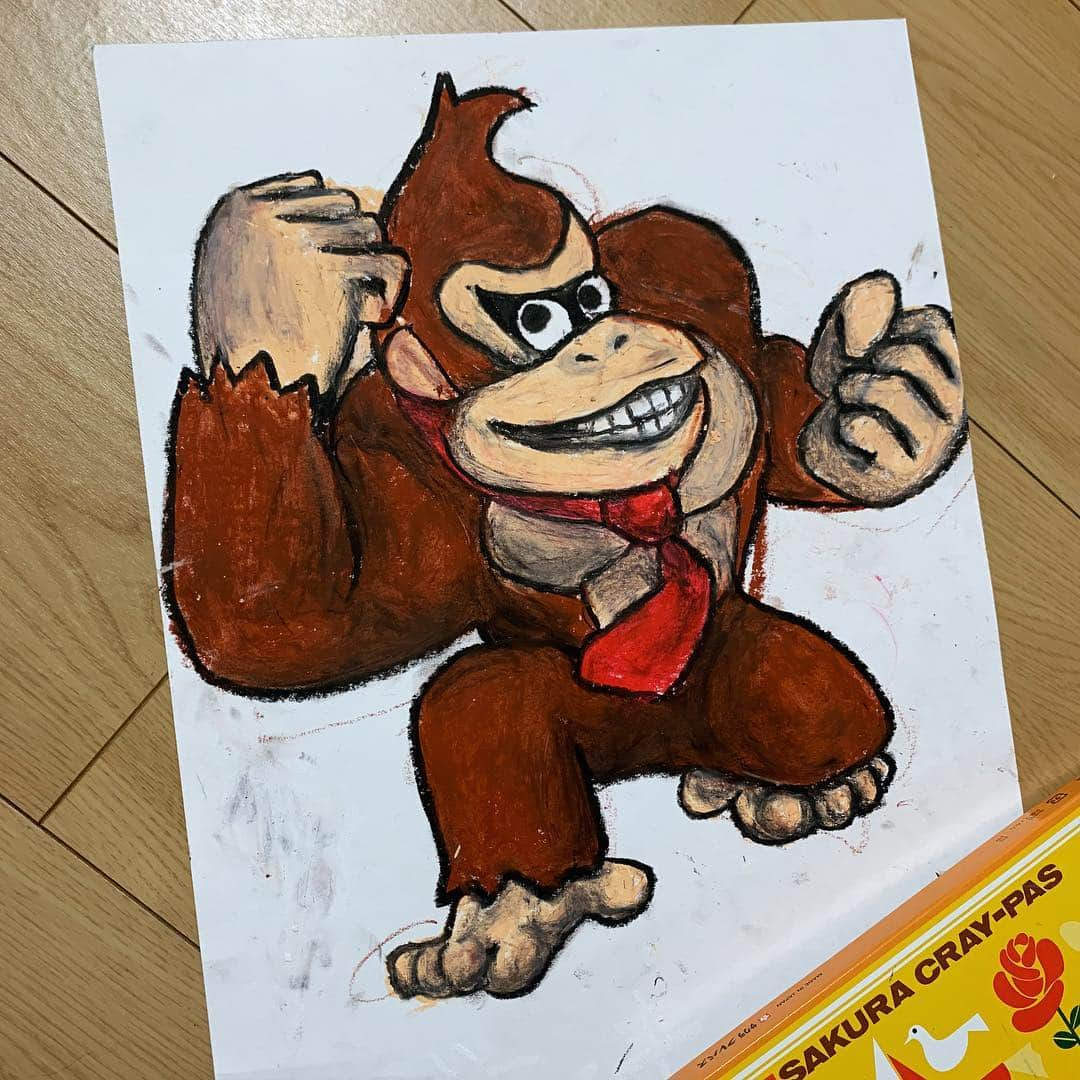 エイジさんのインスタグラム写真 - (エイジInstagram)「僕がクレヨンで描いたドンキーと ツリメがクレヨンで描いたアイスクライマーです。  僕うまい🤩」12月20日 14時47分 - avntis_eiji