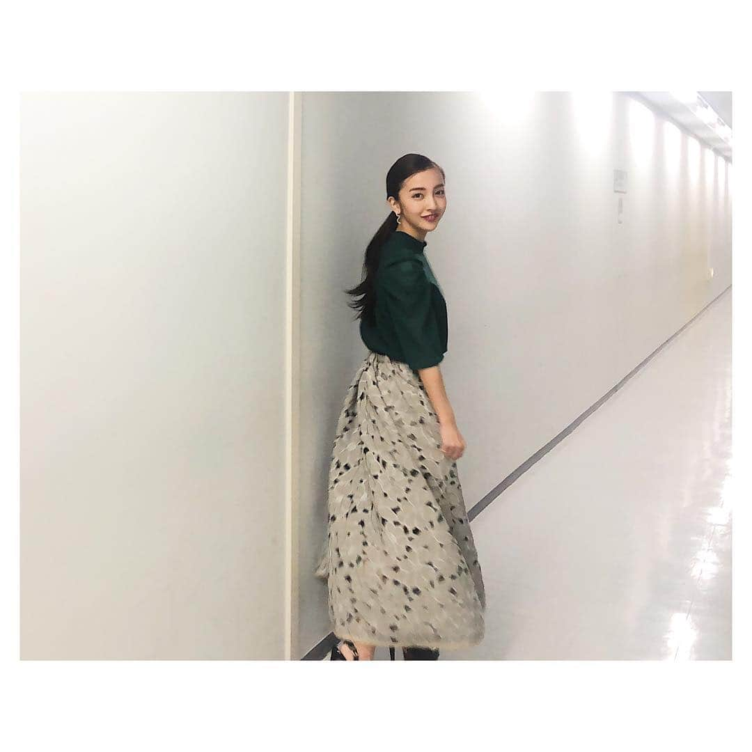 板野友美さんのインスタグラム写真 - (板野友美Instagram)「先日の『ものまねグランプリ 2018〜ザ・トーナメント〜 』 衣装👗👠 @amerivintage #友style」12月20日 15時04分 - tomo.i_0703