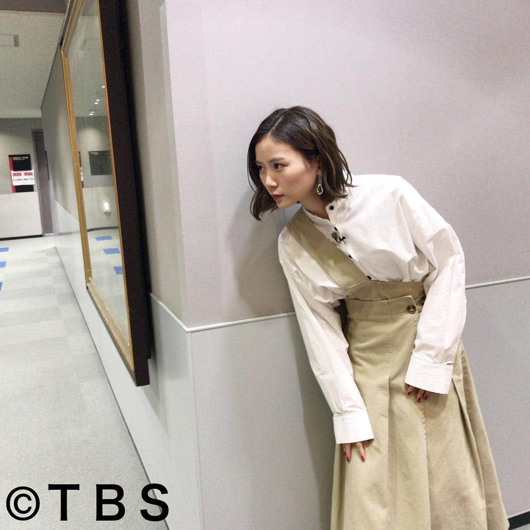 TBS「ジョブチューン」さんのインスタグラム写真 - (TBS「ジョブチューン」Instagram)「今週の「ジョブチューン」（TBS系列）は！ ⭐︎世の中の悪人たちを見逃すな！取締りGメン密着2018 年末一斉摘発3時間スペシャル🔥🚔 🔍万引き・あおり運転・盗聴・詐欺・悪徳商法・家賃滞納…悪と戦うGメンたちの仕事現場にカメラが完全密着😱💦緊迫の瞬間を一挙公開❗🚓 . ゲストの朝日奈央ちゃんをパチリ☺️🤳 Gメンっぽい動きを表現してくださいました💕ありがとうございます✨  12/22（土）よる7時〜放送です！ どうぞお楽しみに✨ （※関東地域は、よる6:55〜） ． . ◆今週のスタジオ弁当は鳥久です🍱  #ネプチューン #名倉潤 #原田泰造 #堀内健 #バナナマン #設楽統 #日村勇紀 #土田晃之 #田中みな実 #島崎和歌子 #本村健太郎 #田中卓志 #朝日奈央 #ゴールデンエイジ #Gメン #万引き #家賃滞納 #あおり運転 #芸人 #ジョブチューン #バラエティ #tbs #弁当」12月20日 15時19分 - jobtune_tbs