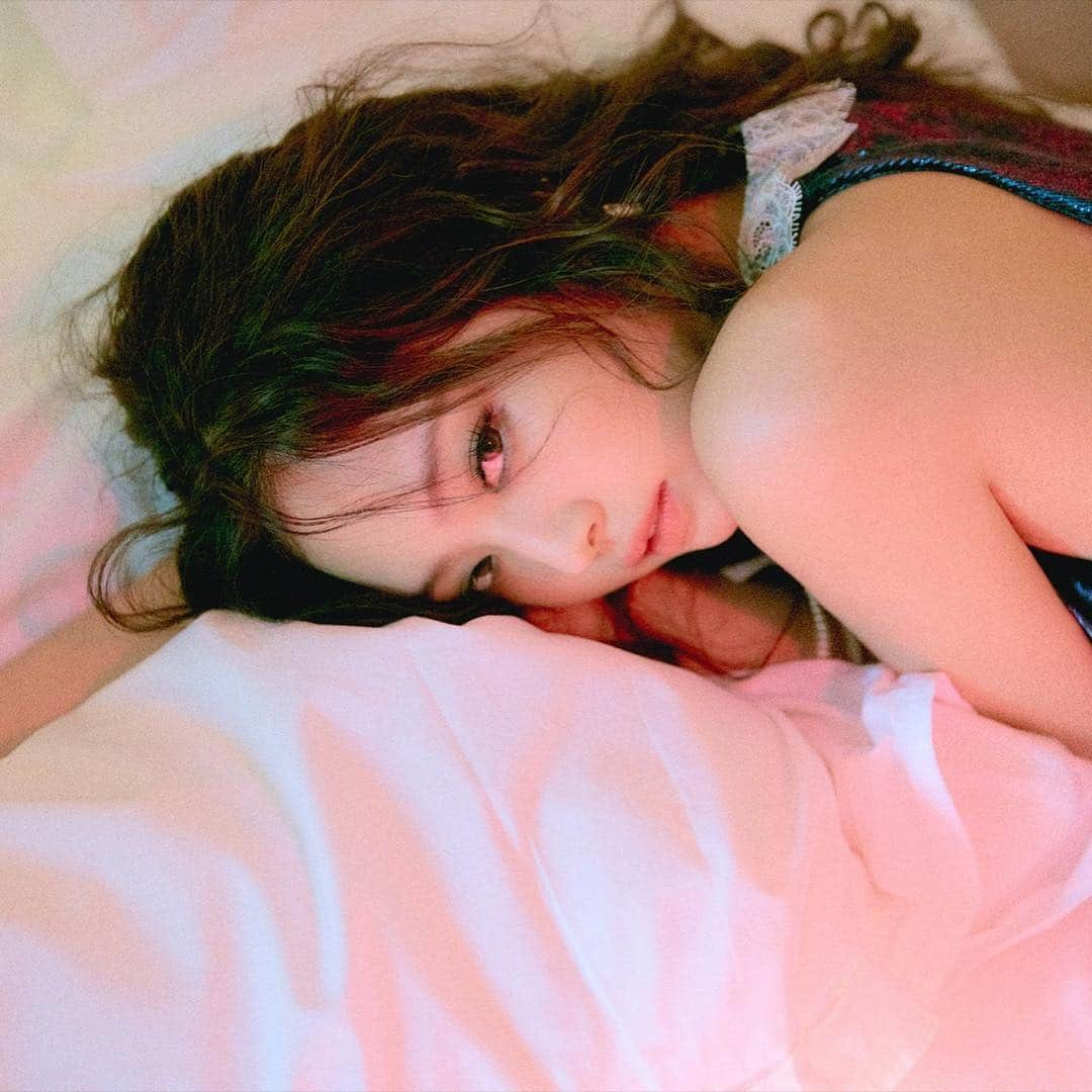 ジェニーさんのインスタグラム写真 - (ジェニーInstagram)「@kimheejune」12月20日 17時21分 - jennierubyjane