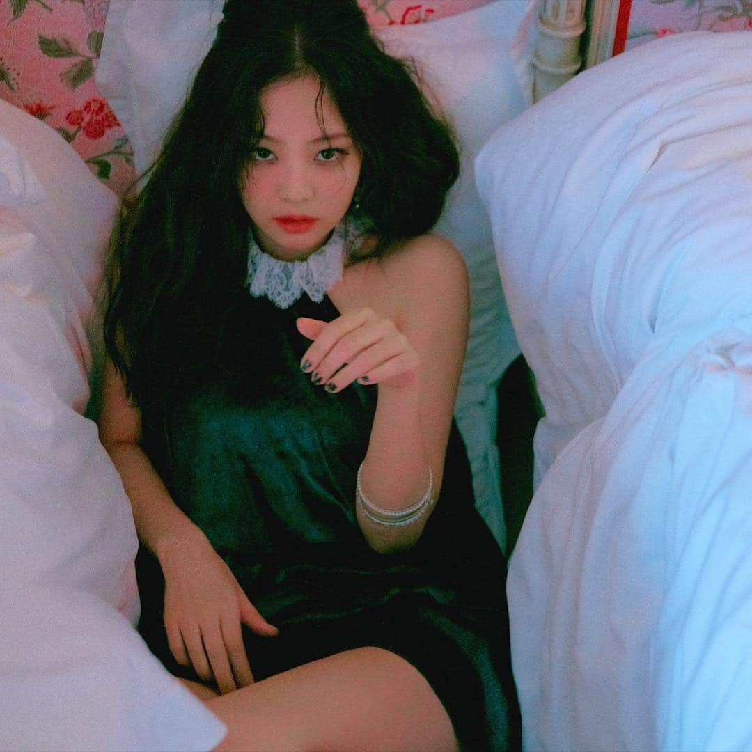 ジェニーさんのインスタグラム写真 - (ジェニーInstagram)「@kimheejune」12月20日 17時21分 - jennierubyjane