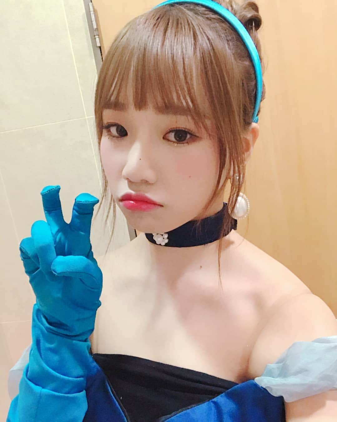 IZ*ONEさんのインスタグラム写真 - (IZ*ONEInstagram)「신데렐라로 변신😭 シンデレラに変身😭  #유리 #ユリ #IZONE #아이즈원 #アイズワン」12月20日 18時16分 - official_izone