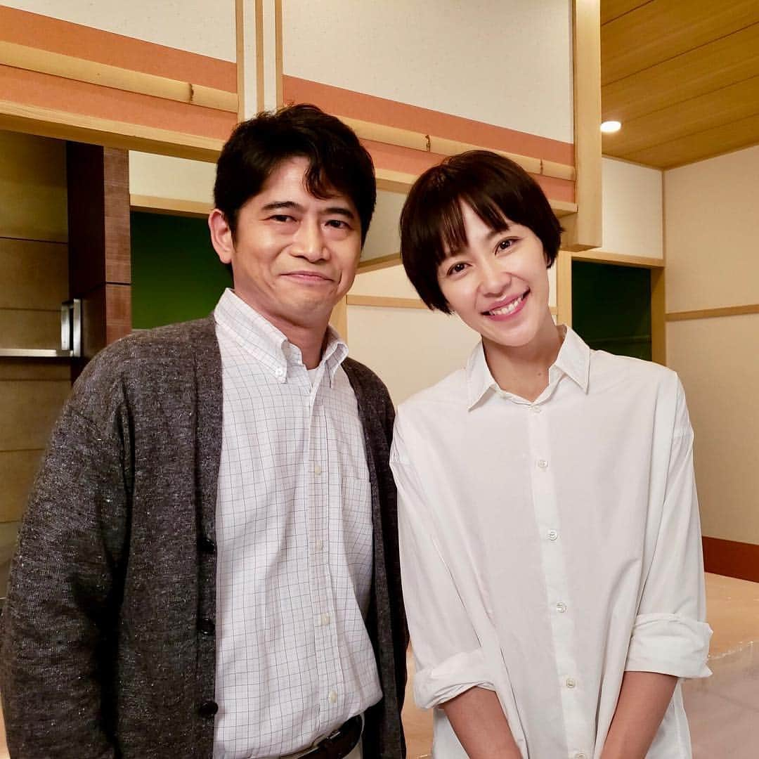 テレビ朝日「あなたには渡さない」さんのインスタグラム写真 - (テレビ朝日「あなたには渡さない」Instagram)「#あなたには渡さない 最終回まで、あと2日‼️蔵出しオフショットを公開✨  劇中の関係とは裏腹に、とても仲睦まじい #木村佳乃 さんと #萩原聖人 さん。お二人の穏やかな笑顔に癒されます🌸  #あな渡」12月20日 19時28分 - anawata_ex