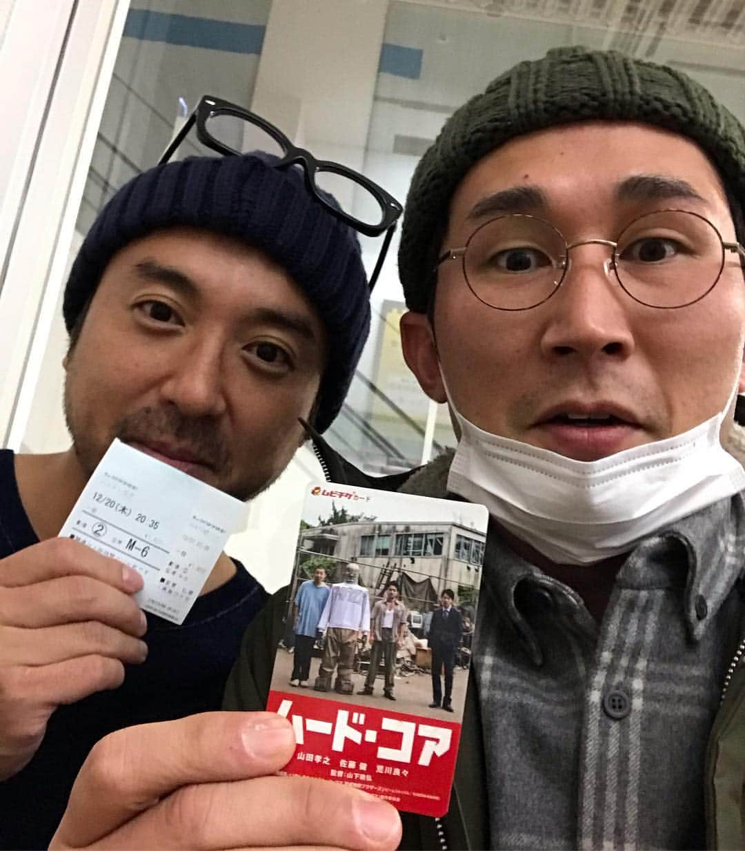 じろうさんのインスタグラム写真 - (じろうInstagram)「上映終了日にぎりぎりハード・コア見に行けた。ロビーのソファでひとりぶつぶつ言ってる人いてハード・コア見にくるだけあってやべぇ奴いるなぁと思ったらムロさんだった。ドラマの長台詞の暗記してたらしい。狭い世の中。」12月20日 23時00分 - sissonne_jiro