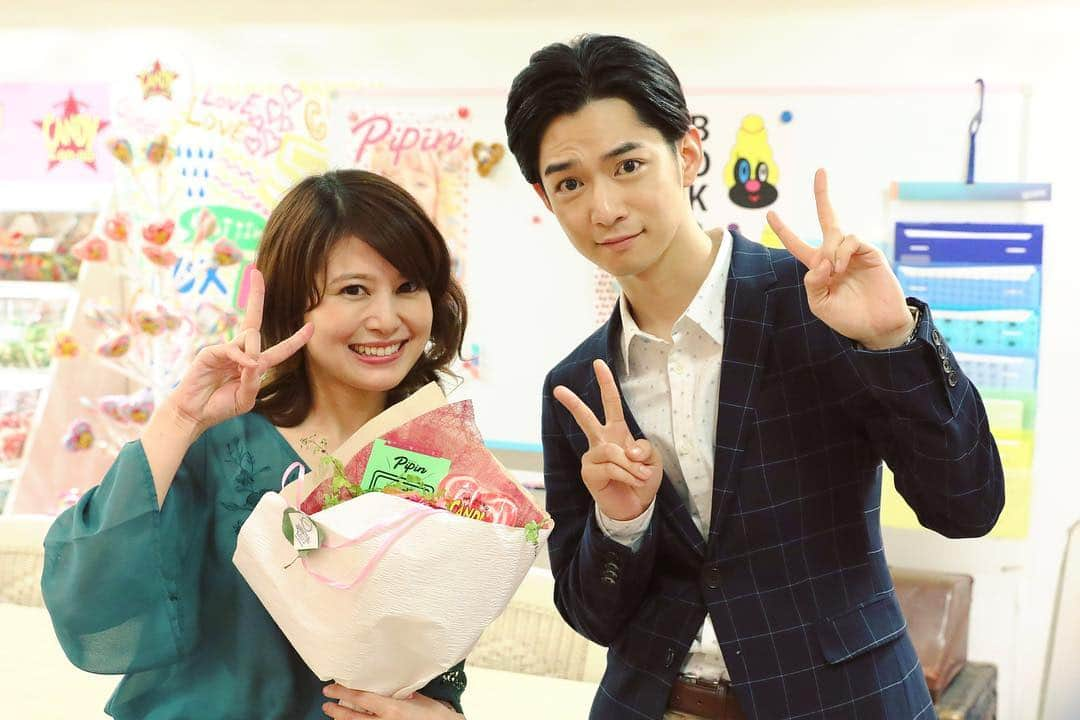 日本テレビ「プリティが多すぎる」さんのインスタグラム写真 - (日本テレビ「プリティが多すぎる」Instagram)「#プリティが多すぎる 🌈 最終回は本日‼️12/20(木)25:59～放送🌸🌼 Huluでも好評配信中🍭 . いよいよ最終回OA間近🌙まさしく光陰矢の如しです…😢 そんなこんなで、我らがヒロイン✨りっちゃんこと佐藤利緒役を演じて下さった #佐津川愛美 さんもクランクアップ💐💫 Pipinの仕事に日々全力投球している利緒…南吉(#千葉雄大)と出会った当初は、ケンカばかりの犬猿の仲🔥でした…💦しかし次第に仕事仲間として認め始め、そんなこんなでムフフな展開💋もあり、徐々に2人の距離も縮まっていきました😍💕 果たして2人の恋愛模様の行方やいかに…⁉️ . #がむしゃらに頑張る姿が最高にプリティでした #愛すべきケンカップル #まもなく最終回放送 #今宵は夜更かしして2人のことを見届けて頂けたら嬉しいです」12月20日 23時24分 - ntv_pretty