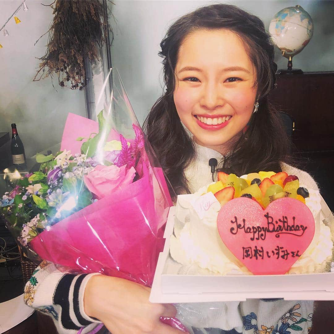 岡村いずみのインスタグラム：「💐😂🎂❤️」