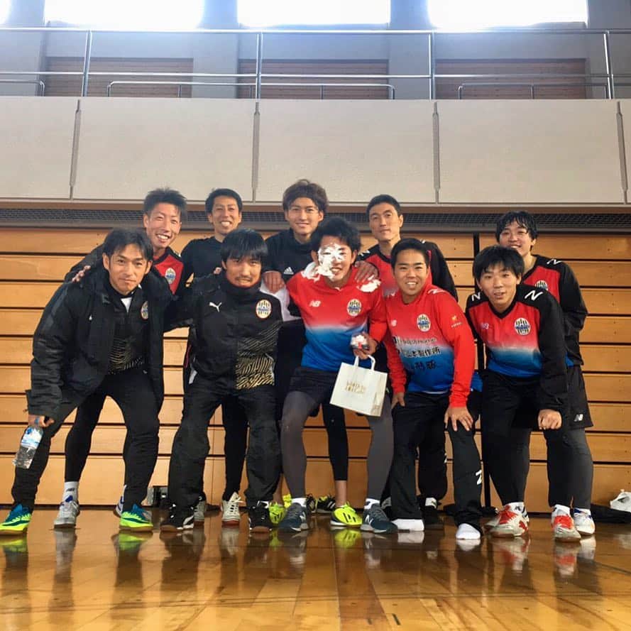 摂津颯登のインスタグラム：「今日はアカデミーのスタッフとフットサルをしてきました^_^ #モンテディオ山形」
