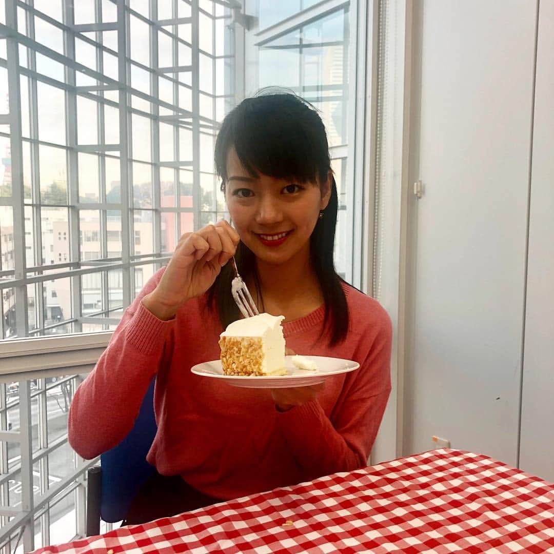 紀真耶さんのインスタグラム写真 - (紀真耶Instagram)「ケーキを使ってロケをしました！Jチャンネルは午後4時50分からです！  #テレビ朝日 #jチャンネル #アナウンサー #紀真耶」12月21日 15時27分 - maya0kino