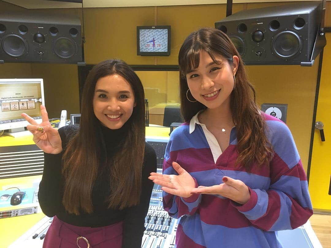 高樹リサさんのインスタグラム写真 - (高樹リサInstagram)「今週の #FM802 LNEM-thu- ゲストはBeverlyさん✨ @beverly_official_ . 惚れ惚れするほど美しく力強い歌声を持つ彼女の魅力と素顔に迫りました。 12月23日には東京 代々木YAMANO HALLでツアーファイナルを迎えます！お近くの方はぜひLive会場へGO!!✨✨ . #Beverly #endlessharmony #fairlytail #802lnem」12月21日 7時12分 - lisalisa_takagi