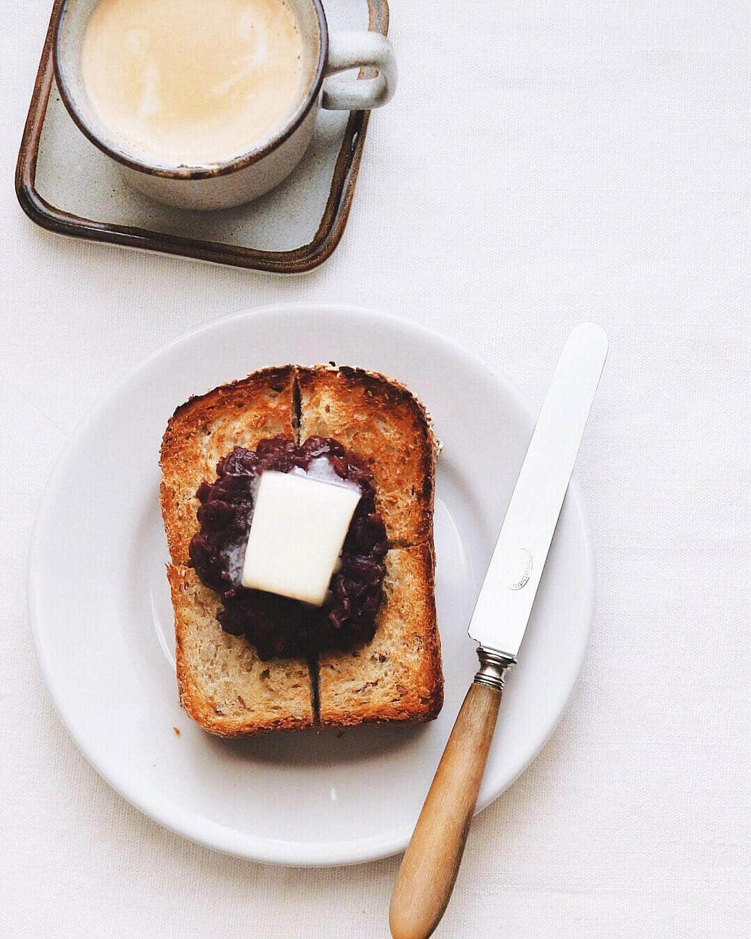 樋口正樹さんのインスタグラム写真 - (樋口正樹Instagram)「adzuki butter toast . 今朝はあんバター。 ＆コーヒー。 . . #あんバター #あんバタートースト #adzuki #toast #toastgram #toastsforall」12月21日 7時52分 - higuccini