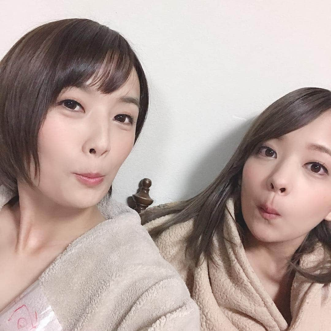 向井藍さんのインスタグラム写真 - (向井藍Instagram)「🥰撮影の合間🥰 #撮影 #あべみかこ #枢木あおい #あべちゃんは割と先輩 #あべちゃんには敬語使わない #何故だ #ごめんねあべちゃん #クルルはポケモン #可愛い」12月22日 0時05分 - muuchan1024