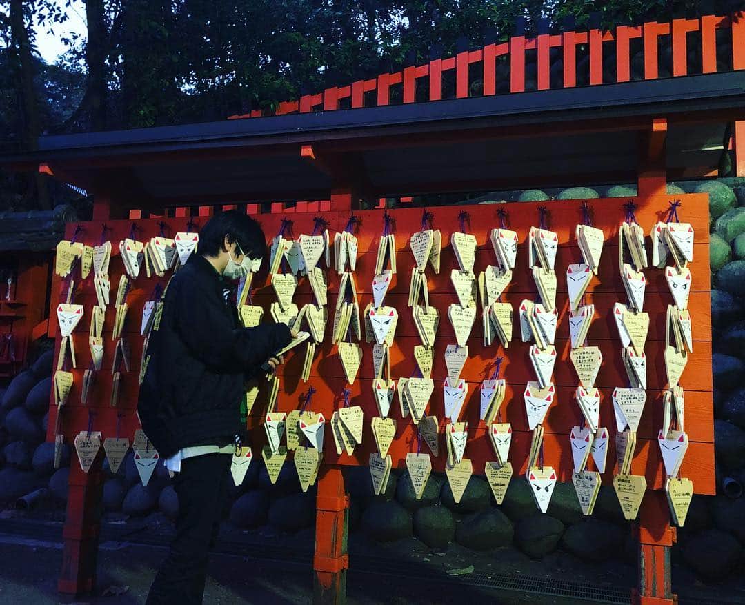 ポッキーさんのインスタグラム写真 - (ポッキーInstagram)「伏見稲荷大社で！お参りもできた！ #京都 #疲れた #足がやばい」12月21日 17時14分 - pockysweets