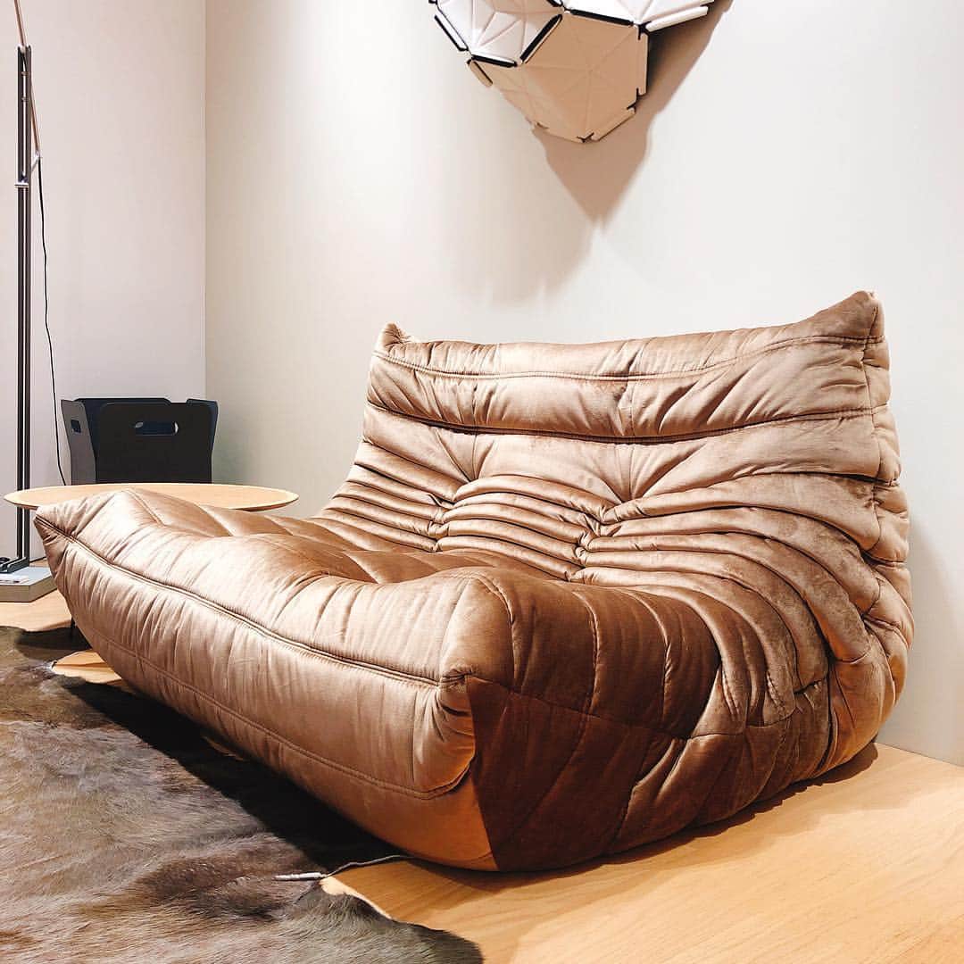 ligne roset shopのグルメインスタ