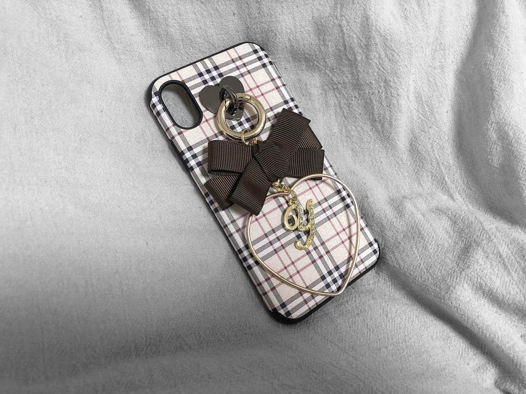 小畑優奈のインスタグラム：「かわいいiPhoneケース。 ケース集めるの大好き☺︎ #iphoneケース  #iphonecase  #alamain  #ハンドメイド作品  #ハンドメイド雑貨  #クリスマス  #instagood」