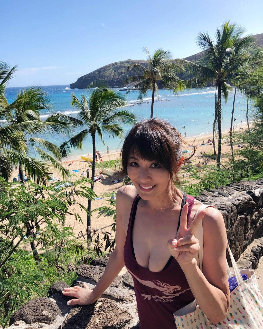 山田佳子さんのインスタグラム写真 - (山田佳子Instagram)「毎日海を満喫してま〜す🌴💕﻿ ﻿ #海がきれい﻿ #自然が豊かで﻿ #気持ちいい﻿ #海で遊びすぎて﻿ #ほどよい疲労感w﻿ #hawaii🌈﻿ #山田佳子﻿ ﻿ ﻿」12月21日 20時14分 - yoshiko117