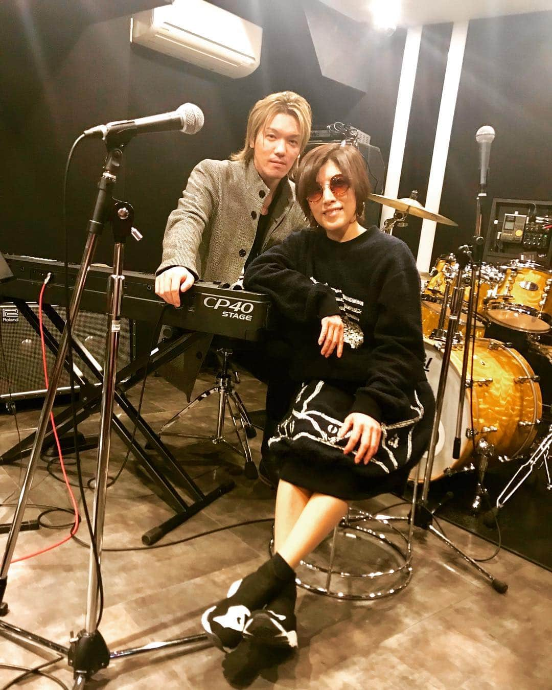 YU-KIさんのインスタグラム写真 - (YU-KIInstagram)「こんばんは。#名古屋マリオットアソシア でのクリスマスディナーショー参戦ありがとうございました！😀 日頃歌ってない曲をお届けしたいなぁと考えてたんだけど、 特に　#nishi-ken のピアノとのバラードコーナー。 White Christmas (jazzy ver.)からのTM先輩のSEVEN DAYS WAR。 ずーっと静かに聴いて頂けて良かったです。また感想なんかも聞かせてね。 #trf25th #christmasdinnershow2018 #nishi_ken #piano #trfyuuki #trfyu_ki」12月21日 21時40分 - yuuki.trf.1912