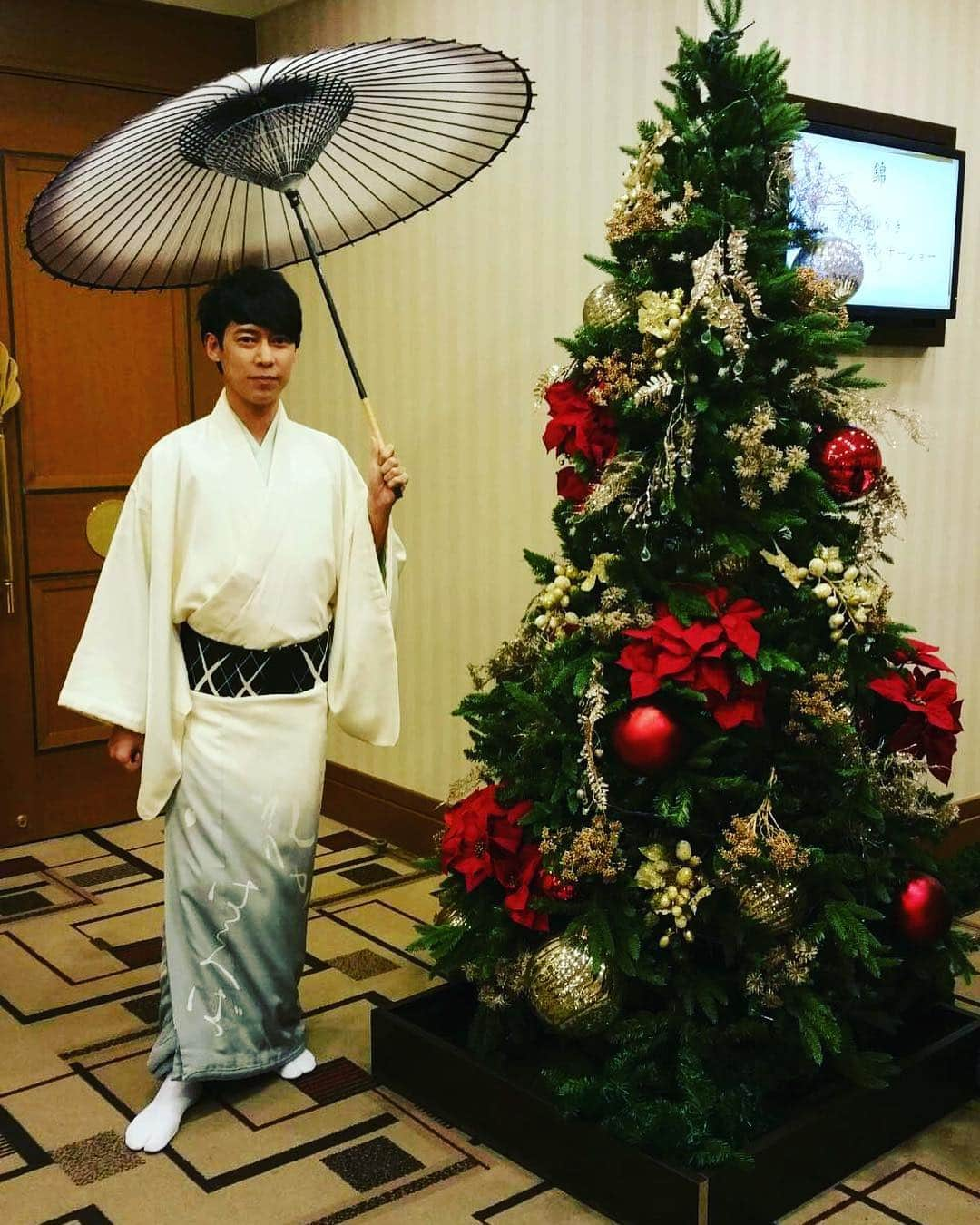 松阪ゆうきさんのインスタグラム写真 - (松阪ゆうきInstagram)「松阪ゆうきクリスマスディナーショー🎄  沢山の皆様 ありがとうございました😊  来年は、 12月15日(日) 開催決定❣️ #松阪ゆうき  #ディナーショー  #道行き  #胡蝶 さん #原田直之 先生 #石井明美 さん」12月21日 22時54分 - matsuzaka_yuuki