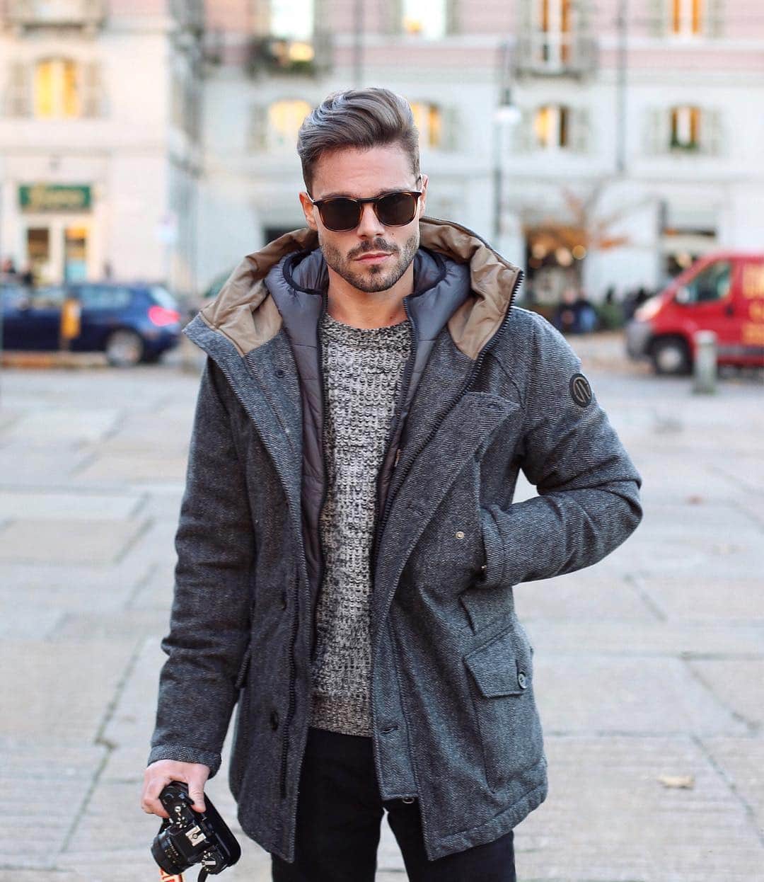 Stefano Trattoのインスタグラム：「Spending the day around Torino! Have a nice day guys 😎! Staying warm with @adhoc.official  #theboldparka  #outerwear #adhocformovingpeople」