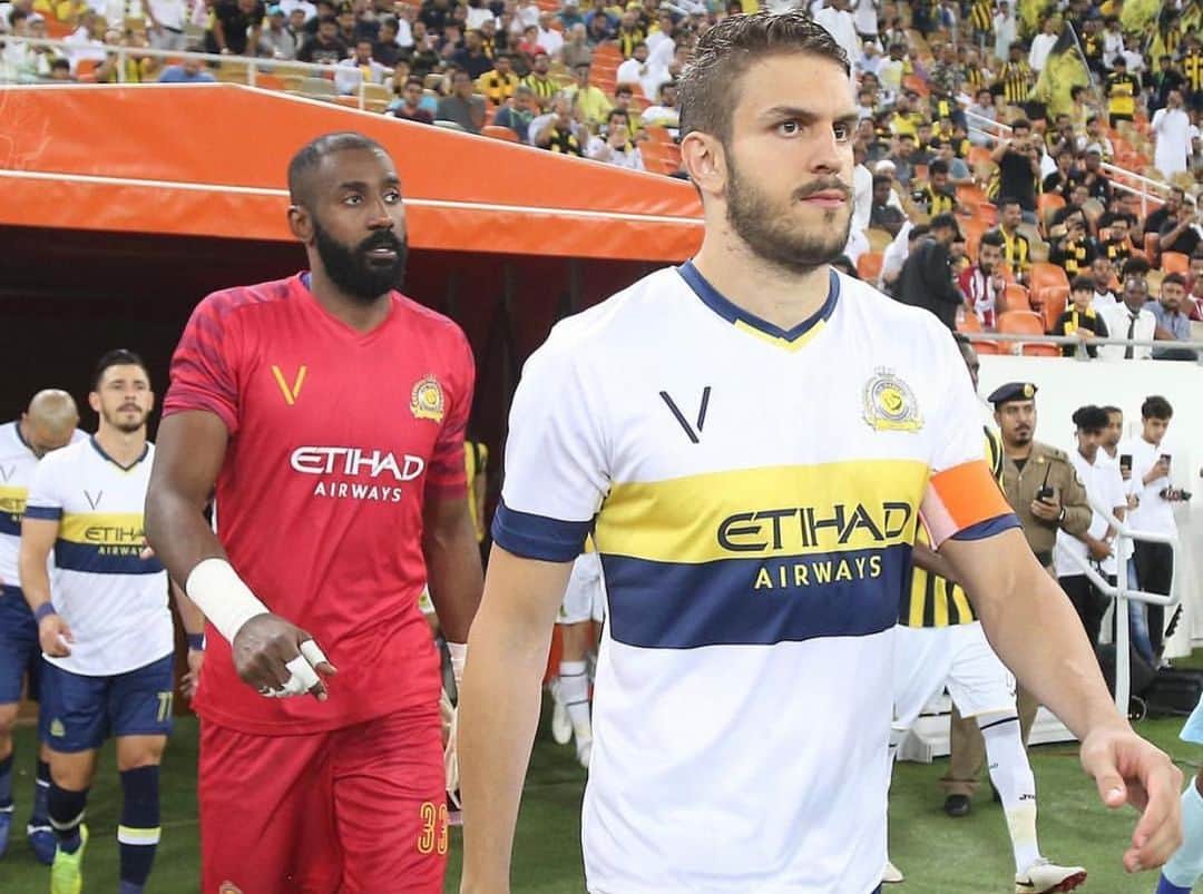 ブルーノ・ウビニさんのインスタグラム写真 - (ブルーノ・ウビニInstagram)「‏شكرآ جمهور النصر في ملعب جده ، 3 نقاط مهمه..💙💛」12月22日 4時55分 - brunouvini