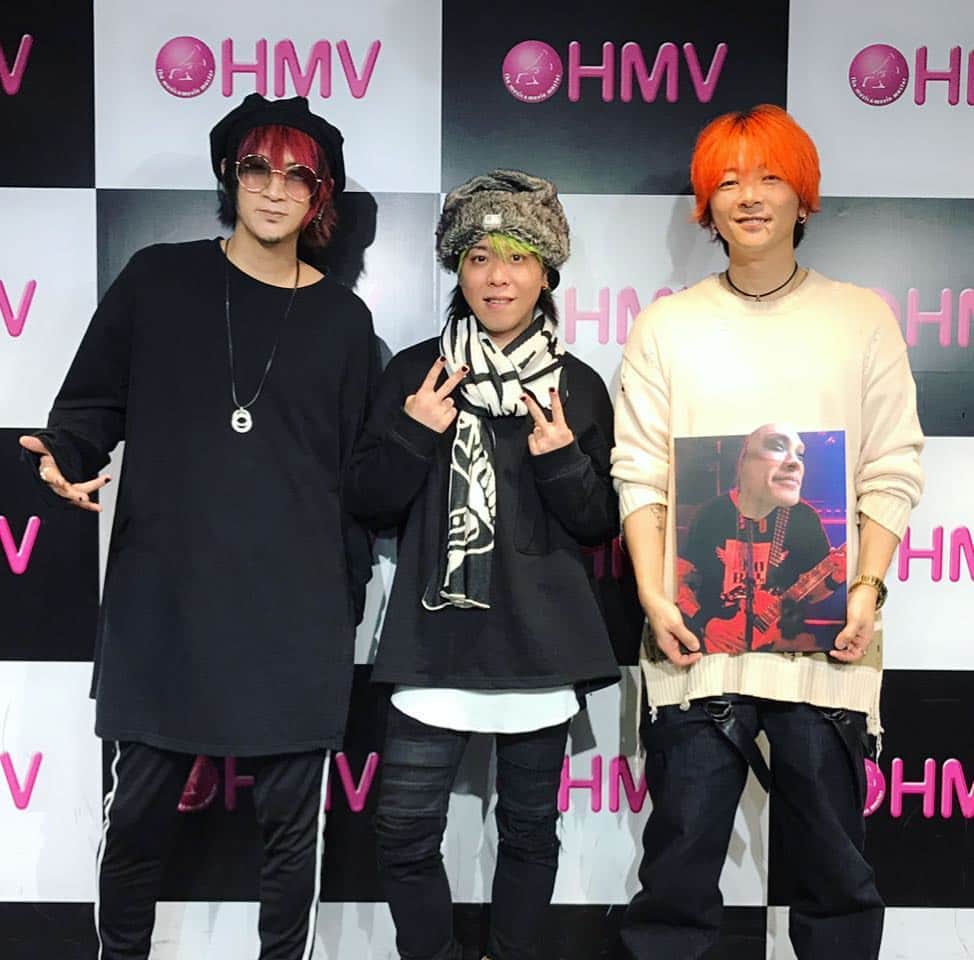淳士さんのインスタグラム写真 淳士instagram マチュピチュ2 の発売記念トークショー 特典会終了 来てくれたチームブル ありがとう やっぱ会いに来てくれるって嬉しい スタッフのみなさん Hmv Esola 池袋さんもありがとうございました