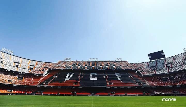 ノルベルト・ムラーラ・ネトのインスタグラム：「Te espero domingo en Mestalla! 🦇 #laliga #valenciacf」