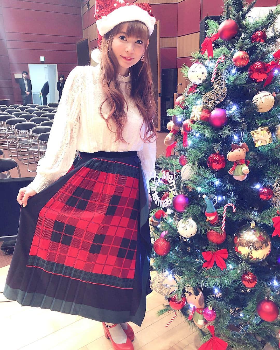 中川翔子さんのインスタグラム写真 - (中川翔子Instagram)「ちょっと早いですが、メリークリスマス^_^ #中川翔子 #しょこたん #クリスマス #サンタさんは信じる」12月22日 18時44分 - shoko55mmts