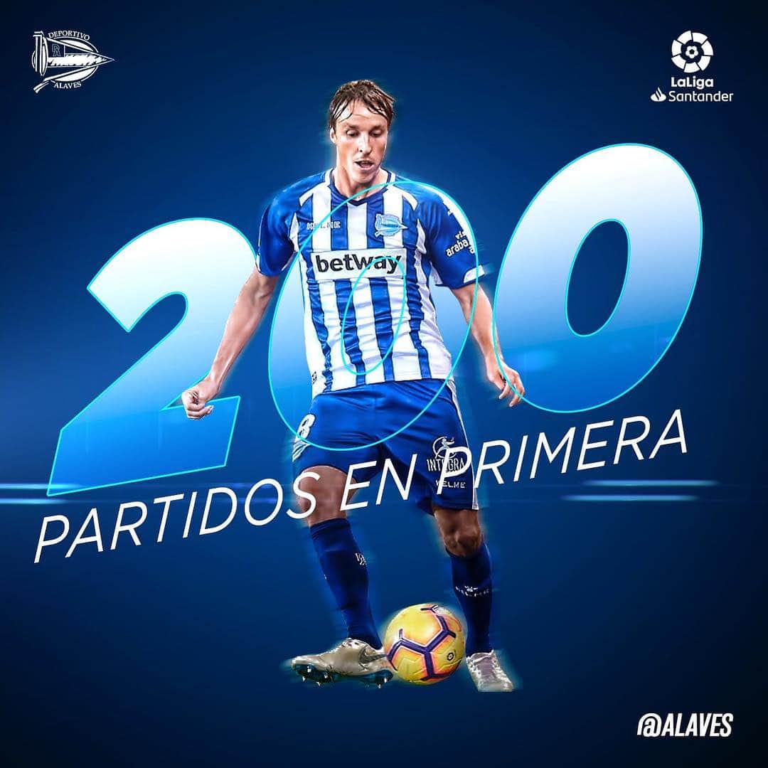 トマス・ピナのインスタグラム：「¿Quién me iba a decir que llegaría a jugar 200 partidos en @laliga ? 🙂 Orgulloso por poder seguir cumpliendo mi sueño de niño, y feliz de que sea con esta camiseta. Y por supuesto, ¡deseando que sean muchos más!」