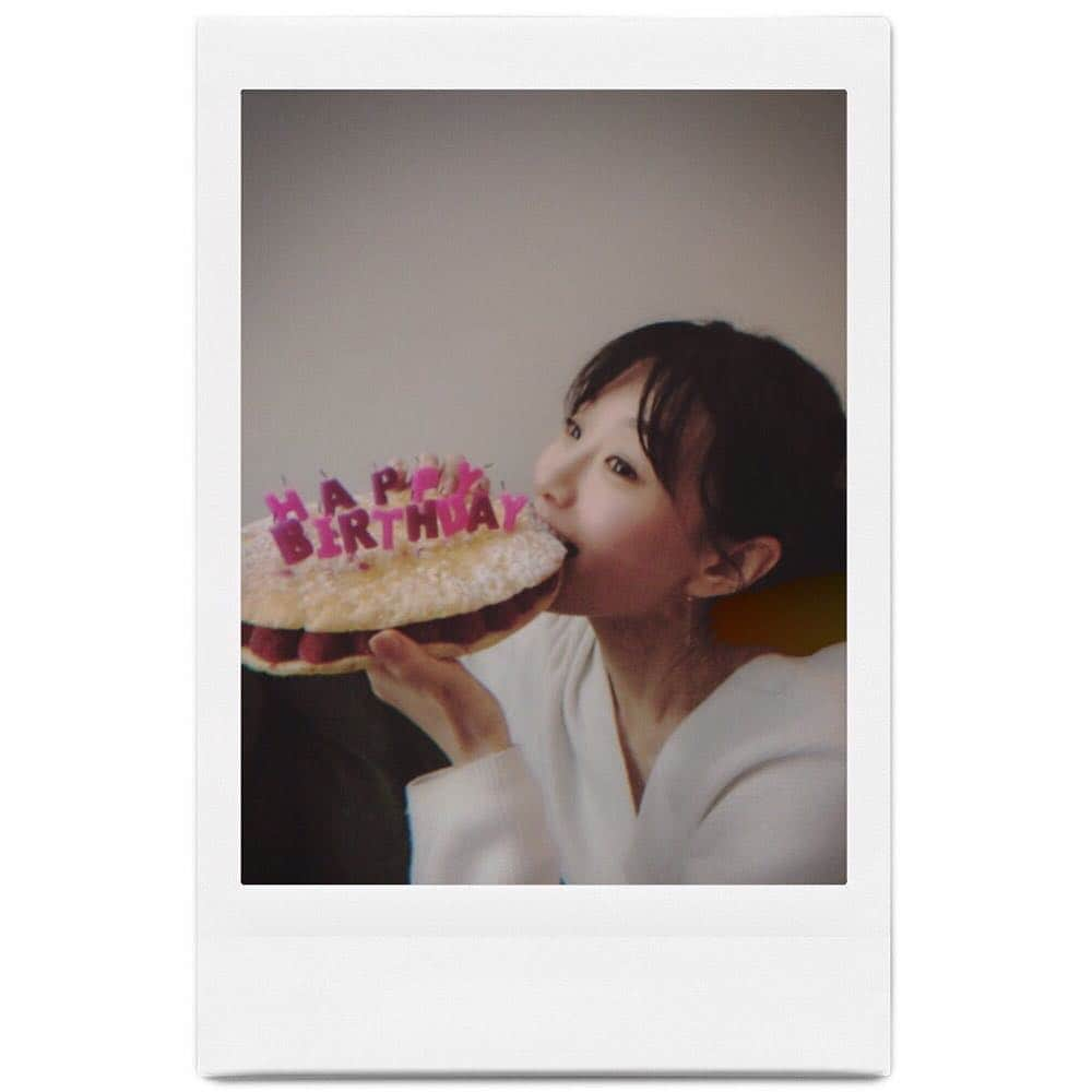 玄里さんのインスタグラム写真 - (玄里Instagram)「LA滞在記🍔 …  今年の誕生日はLAで迎えました❣️みんな沢山のメッセージありがとう😊💓 昨日より今日って進化したい。一日いちにちを善く生きたいです🐾さて！！ … Thank you for all the birthday messages🧁I was in LA, and happy to be there🌞I wanna live better day by day coming of my age. "Not life, but good life, is to be chiefly valued." —-as Socrates said🥳🎄 … #hbd #warnerbrothersstudio  #harrypotter  #crazyrichasians #forrestgump  #mosaicchurch」12月22日 19時02分 - hyunri__official