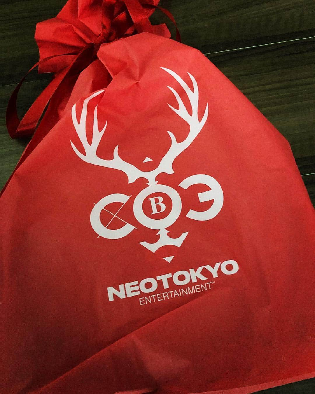 今市隆二さんのインスタグラム写真 - (今市隆二Instagram)「@elly24soul  一足早いクリスマスプレゼント🎅🎁✨ Thanks✨ #CB #NEOTOKYO #goldman」12月22日 19時13分 - jsbryuji_official