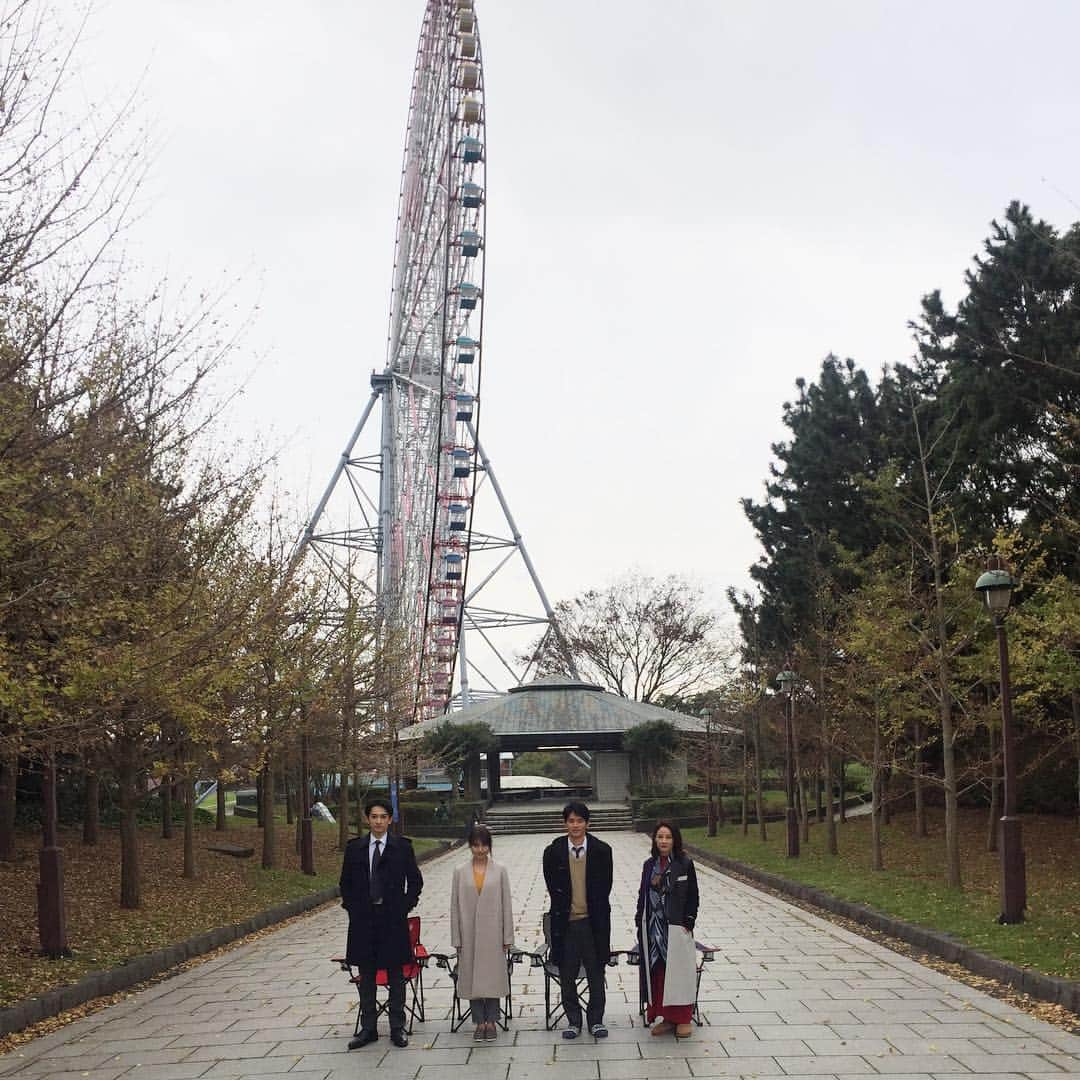 TBS「中学聖日記」さんのインスタグラム写真 - (TBS「中学聖日記」Instagram)「観覧車シリーズ🎡 こんな4ショットも撮らせて頂きました📸  キリリッと並んだ立ち姿は、何か別の種類のドラマのような雰囲気です✨ ️  #tbs #火曜ドラマ #中学聖日記 #有村架純 #岡田健史 #町田啓太 #マキタスポーツ #友近 #吉田羊 #夏川結衣 #最終回 #放送終了 #もう一度ご覧になりたい方は #TVer #DVD #Bluray #来年 #3月29日 #発売予定 #お楽しみに」12月22日 19時21分 - chugakuseinikki_tbs