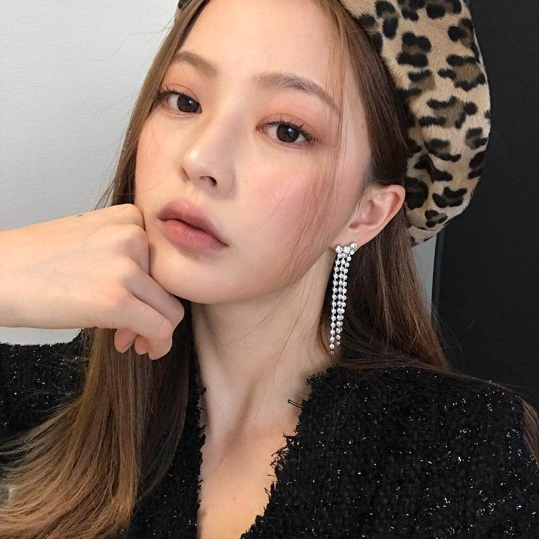 イム・ボラさんのインスタグラム写真 - (イム・ボラInstagram)「요새 꽂힌 브라운 메이크업💄」12月22日 12時31分 - 3.48kg