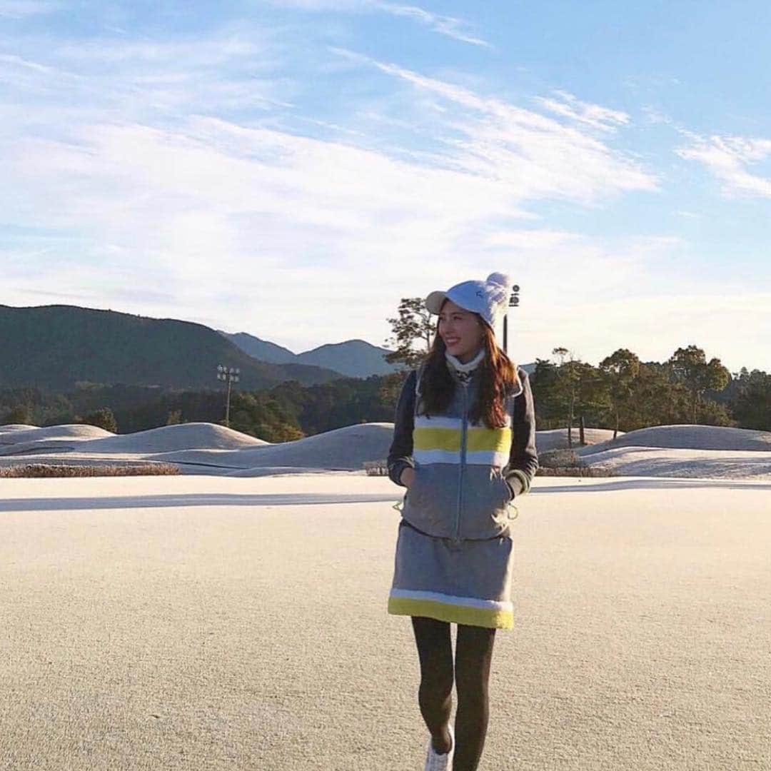 湯浅喬子のインスタグラム：「今月は、二つのコンペ に参加しました🏌️‍♀️✨ 、 まずひとつめは @finesecond  のゴルフコンペに参加！ 、 ゴルフウェアは全身@vivaheart_official ⛳️ 、 セットアップ可愛すぎて お気に入りです💗 、 @even_magazine にも 載るみたいなので、 是非チェックして下さい♡ 、 #golf#ゴルフ#ゴルフ女子#vivaheart#finesecond#even#evenmagazine#六甲国際ゴルフ倶楽部」