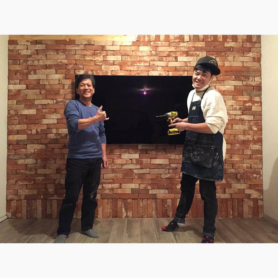 のインスタグラム：「賃貸物件を現状復帰できるようにリノベーション。  #佐田工務店  #sataworks  #diycity  #ブラックアンドデッカー #blackanddecker  #スタンレー  #stanley  #リノベーション #クッションフロア #DIY  #内装 #ビフォーアフター  #賃貸物件 #現状復帰 #物作りゴリラ」