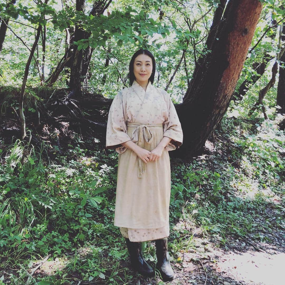 田中美里さんのインスタグラム写真 - (田中美里Instagram)「最新ファッション。 現代と過去のコラボ。 長靴がポイントです。  NHK総合『アシガールSP』 12月24日(月) 21:00 ～ 22:30 私もチラリと出ています。 ※放送を前に特別編もあります。  そして明日！ NHK総合  アシガール特別編『唯＆若君 時空を超えた恋のキセキ！』 12月23日(日)  16:30～17:55  #アシガール #アシガールsp  #nhk総合 #長靴 #時代劇 #kimono #ドラマに長靴は出てきません #田中美里」12月22日 16時26分 - misatotanaka77