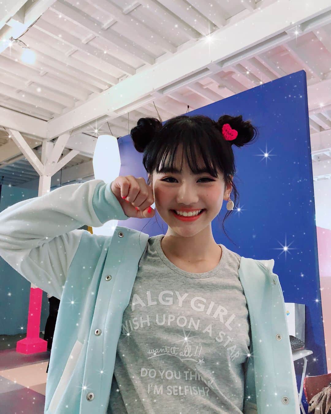 ニコ☆プチのインスタグラム：「🎅☆ 明日はルキ＆アキが京王百貨店新宿店におじゃまします！ 毎年恒例のガールズクリスマスパーティー🎅🎄🎉 最新号発売を記念して、スペシャルな企画も❤︎❤︎ 2月号を持っていくといい事があるかも…🥳💓 くわしくはニコ☆プチネットのプチニューをチェックしてね！ お待ちしております☺️ #関谷瑠紀  #近藤藍月 #京王百貨店新宿店 #るきあきこんび」