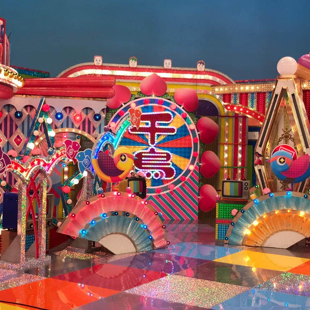 ノブ さんのインスタグラム写真 ノブ Instagram テレビ千鳥のセット 12月27日木曜日アメトーーク の時間です 千鳥のロケを見てもらう番組です 千鳥 新川優愛ちゃん ノブコブ吉村 狩野英孝 レギュラー祈願 12月22日 18時11分 Noboomanzaishi