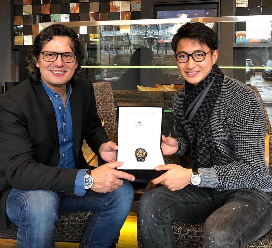 伊藤遼哉のインスタグラム：「Nice catching up with Alvaro today in Zurich. Thank you for the watch.」