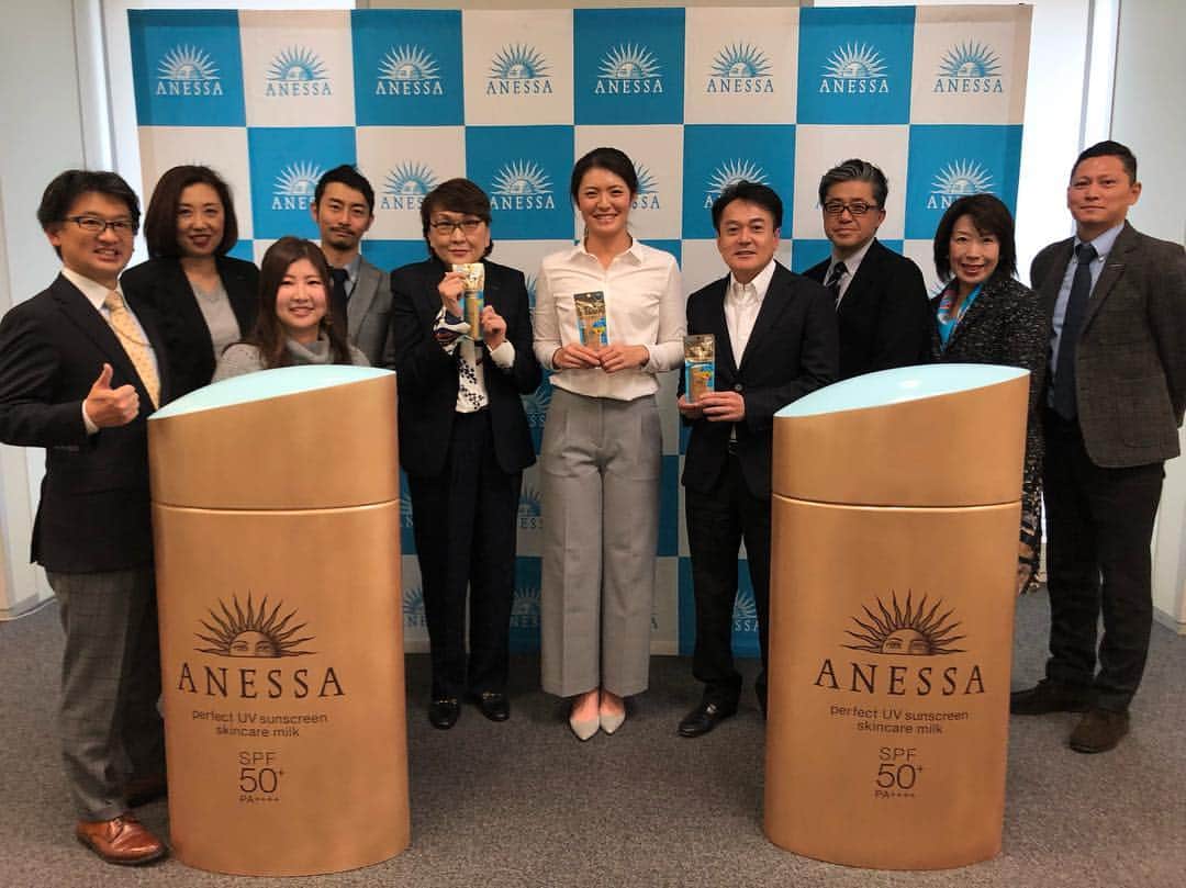 渡邉彩香のインスタグラム：「資生堂さんへ年末のご挨拶に😊 今年も一年間温かい応援ありがとうございました🙇‍♀️ 来年からは資生堂さんの大会も始まります🏌️‍♀️ より一層頑張ります👊！. . #資生堂#SHISEIDO#アネッサ🌞 #資生堂アネッサレディスオープン」