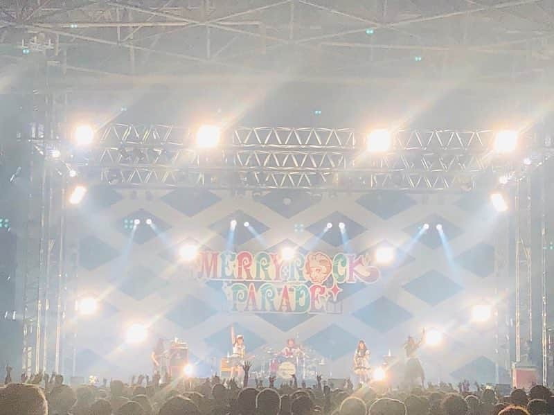 小鳩ミクさんのインスタグラム写真 - (小鳩ミクInstagram)「#merryrockparade 2018 ありがとうございましたっぽ。 今年最後のお給仕。 楽しかったっぽー🕊🕊 2019年は新木場から 飛ばしていくっぽー！！！」12月22日 22時06分 - kobatomiku