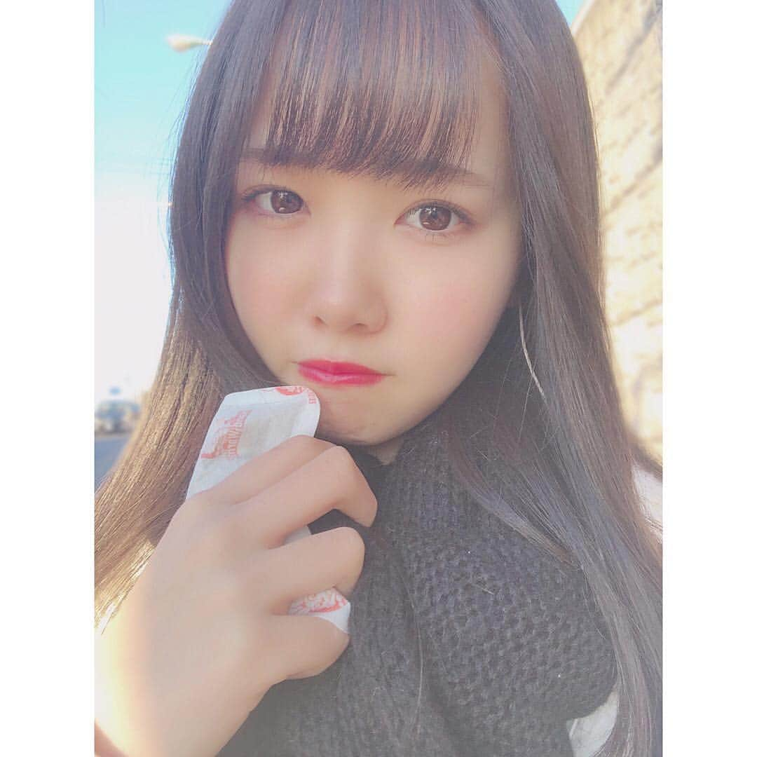 関口なほのインスタグラム：「マフラーとカイロは 必需品🥰💭 . . #神宿  #関口なほ  #アイドル  #マフラー  #カイロ #必需品」