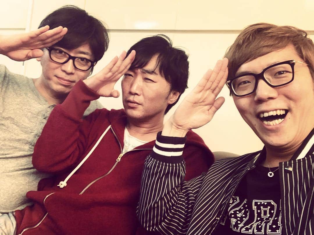HIKAKINのインスタグラム：「薬丸さん家でのクリスマスパーティーにて🤓✨」
