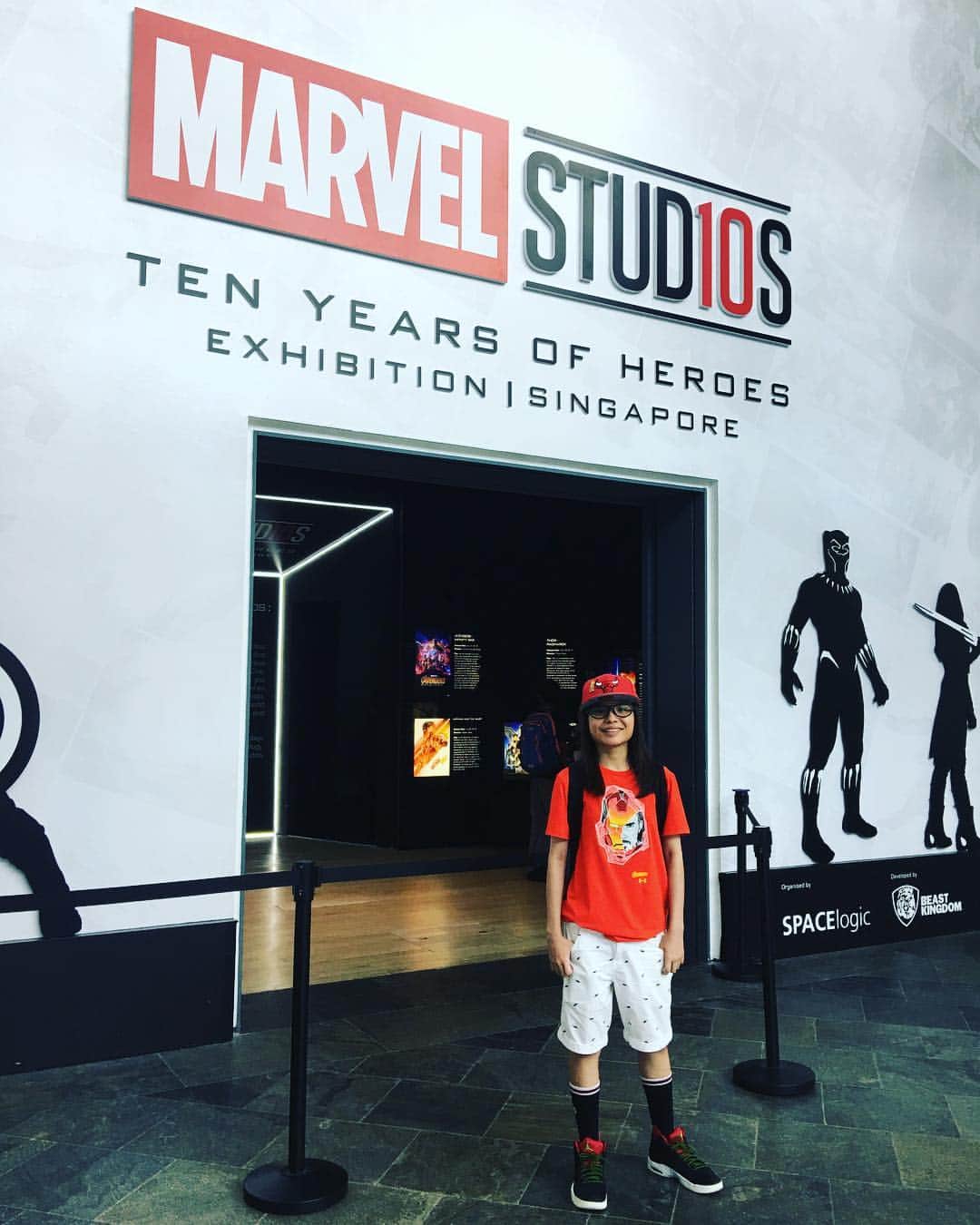 エイコンのインスタグラム：「Marvel Studios exhibition been a dope experience!🤓 @marvel @marvelstudios #BallerAlert #SwagChamp #JsOnMyFeet #Marvel #MarvelStudios #MarvelFanatic #MarvelFan」